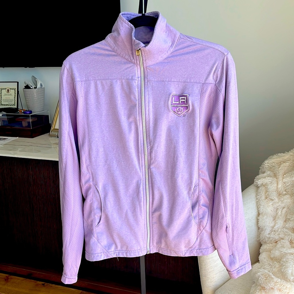 La kings “hockey fights cancer” zip up jacket w hidden credit card holder